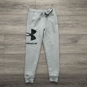 NWT YM Under Armour sweatpants